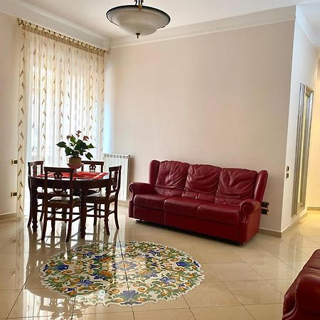Апартаменты A Casa Di Don Peppino Салерно Экстерьер фото