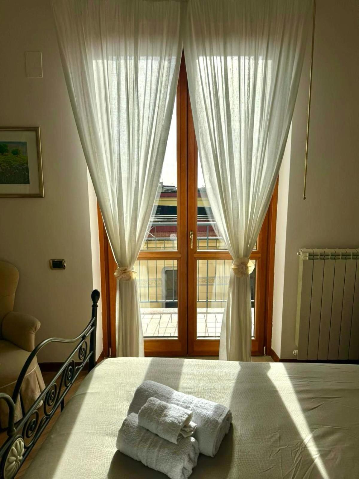 Апартаменты A Casa Di Don Peppino Салерно Экстерьер фото